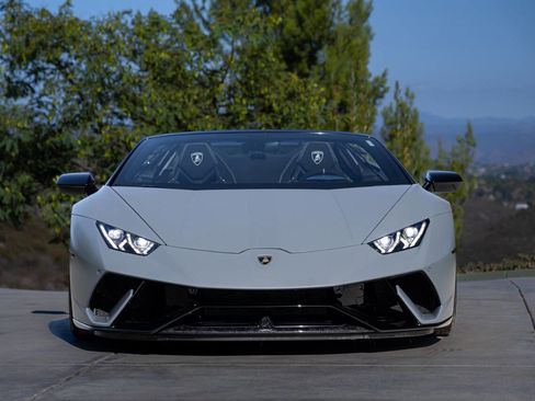 Used 2018 Lamborghini Huracan Performante image 4