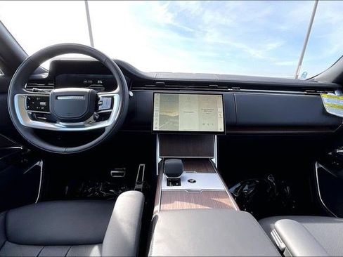 New 2026 Land Rover Range Rover SE image 5