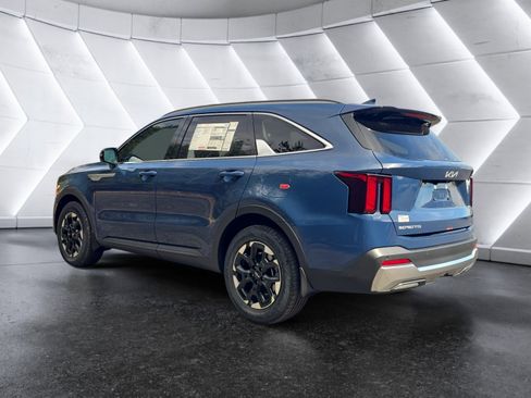 New 2026 Kia Sorento S FWD image 3