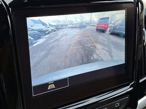 Used 2024 Chevrolet Traverse LT image 18