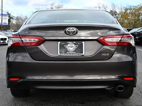 Used 2018 Toyota Camry XLE image 9