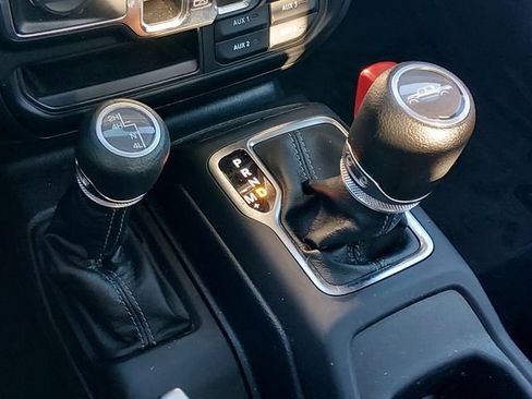 Used 2024 Jeep Gladiator Sport AWD/4WD image 22