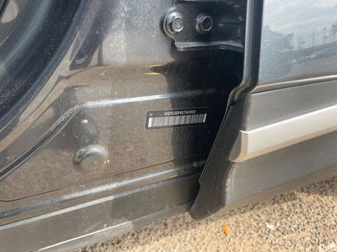 Used 2025 Kia Sportage LX image 28