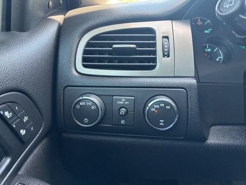 Used 2009 Chevrolet Tahoe LT AWD/4WD image 25