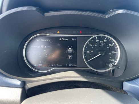 Used 2024 Nissan Versa SV FWD image 15