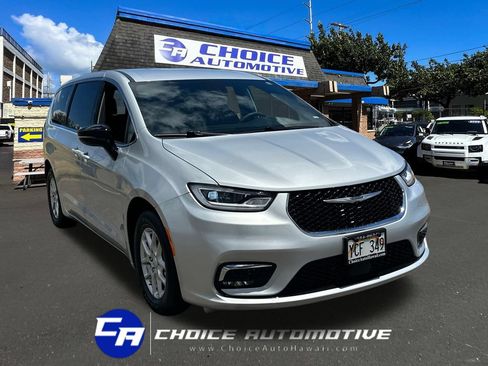 Used 2026 Chrysler Pacifica Select FWD image 10