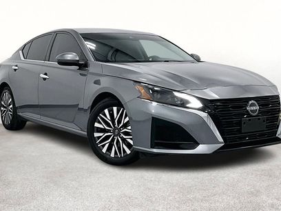 Used 2023 Nissan Altima 2.5 SV