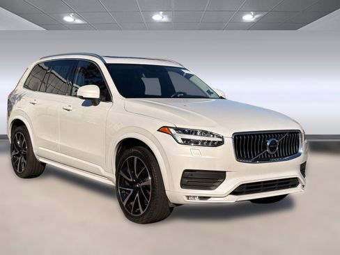 Certified 2022 Volvo XC90 T6 Momentum w/ Advanced Package image 7