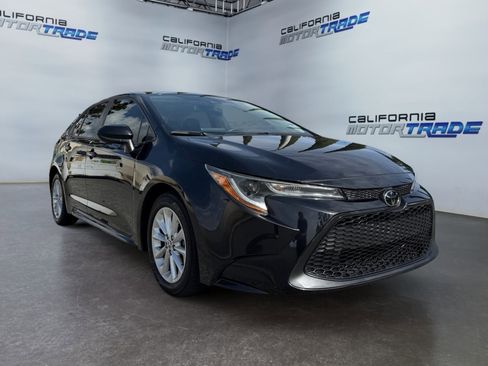 Used 2022 Toyota Corolla LE w/ LE Convenience Package FWD image 3