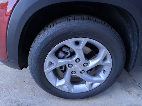 Used 2024 Chevrolet Trax LS w/ LS Convenience Package FWD image 25