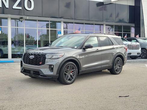 Used 2025 Ford Explorer ST AWD/4WD image 1