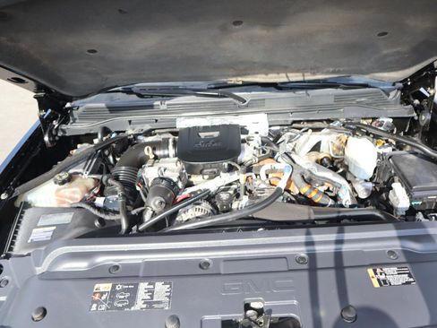 Used 2015 GMC Sierra 2500 Denali w/ Duramax Plus Package image 17