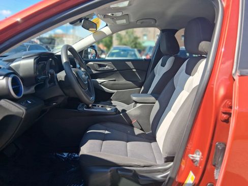 Used 2024 Chevrolet Trax LS w/ LS Convenience Package FWD image 12