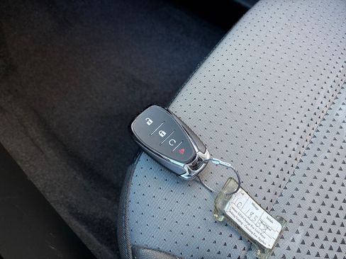 Used 2025 Chevrolet Trax LT image 21