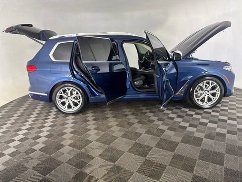 Used 2022 BMW X7 xDrive40i w/ Premium Package AWD/4WD image 13