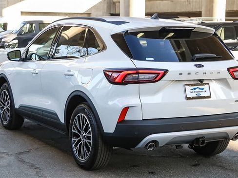 New 2025 Ford Escape SE w/ Class II Trailer Tow Package image 8