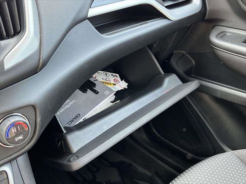 Used 2022 GMC Terrain SLE w/ Driver Convenience Package image 32