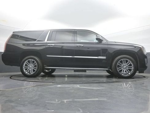 Used 2018 Cadillac Escalade ESV 4WD image 52