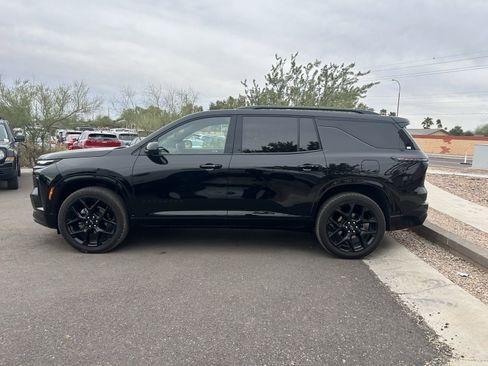 Used 2024 Chevrolet Traverse RS w/ LPO, Floor Liner Package image 6