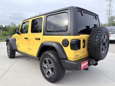 Used 2018 Jeep Wrangler Unlimited Sport S AWD/4WD image 9
