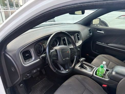 Used 2019 Dodge Charger SXT RWD image 11