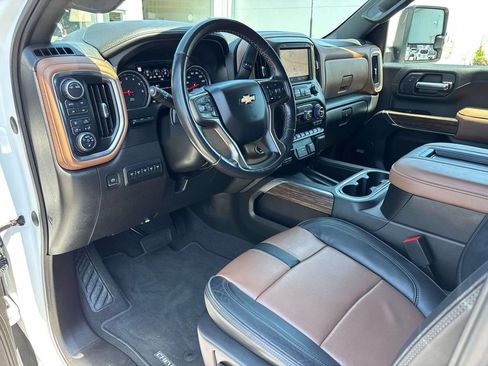 Used 2022 Chevrolet Silverado 2500 High Country w/ Z71 Off-Road Package AWD/4WD image 13