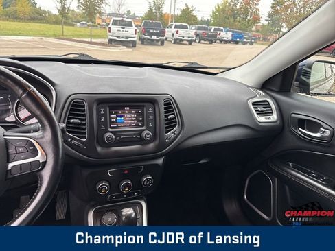 Used 2018 Jeep Compass Latitude w/ Cold Weather Group image 26