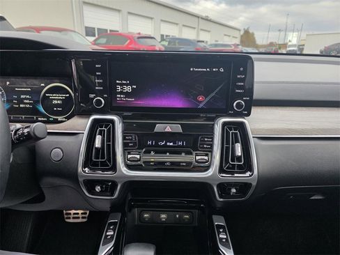 Used 2023 Kia Sorento SX Prestige image 27