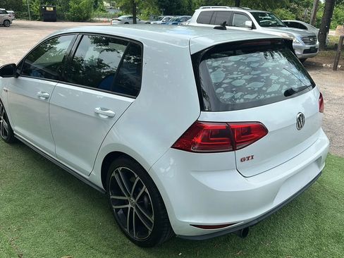 Used 2017 Volkswagen GTI SE FWD image 6