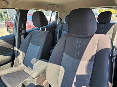 Used 2024 Nissan Leaf S image 17