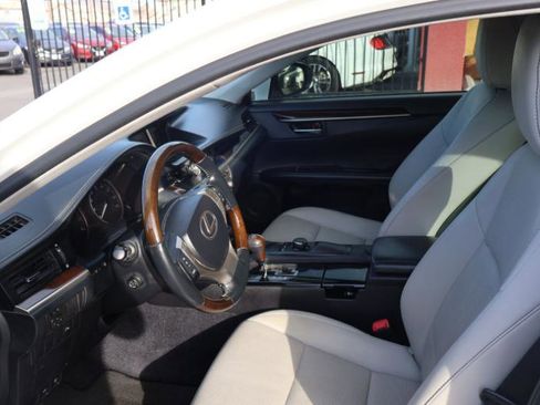 Used 2014 Lexus ES 350 w/ Premium Package image 11