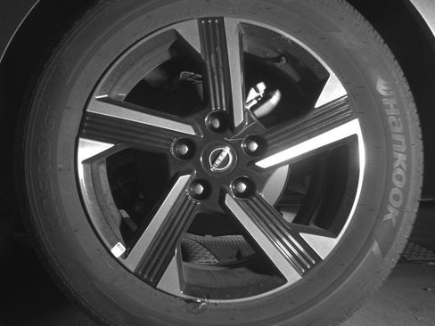 Used 2025 Nissan Sentra SV FWD image 14