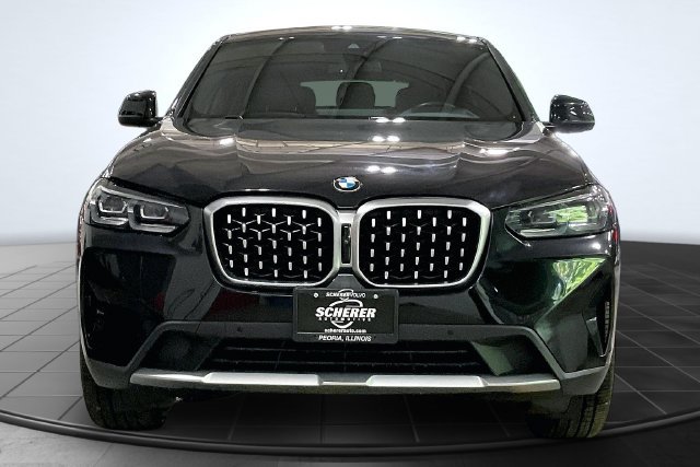 Used 2023 BMW X4 xDrive30i w/ Parking Assistance Package AWD/4WD image 3