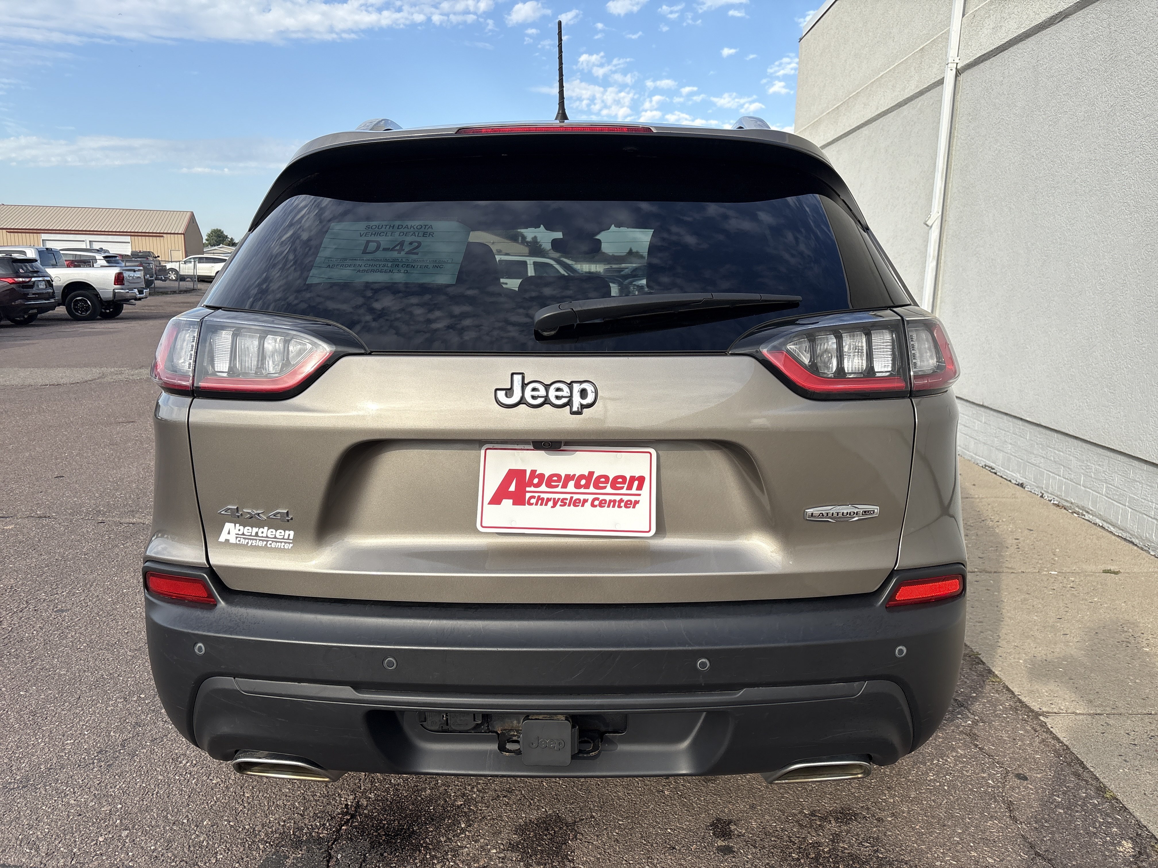 Used 2021 Jeep Cherokee Latitude Lux w/ Comfort/Convenience Group AWD/4WD image 6