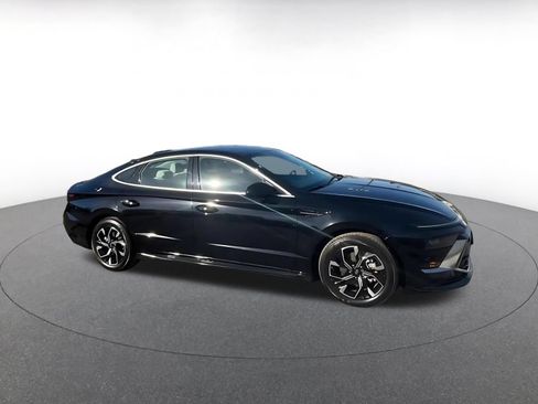 Used 2025 Hyundai Sonata SEL FWD image 2