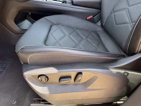 Used 2024 Volkswagen Atlas SE image 19