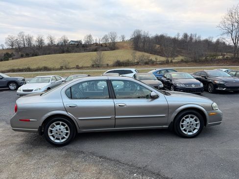 Used 2000 Nissan Maxima GLE image 6