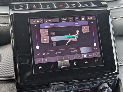 New 2025 Jeep Grand Cherokee L Altitude image 24