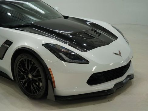 Used 2016 Chevrolet Corvette Z06 w/ 3LZ Preferred Equipment Group image 33