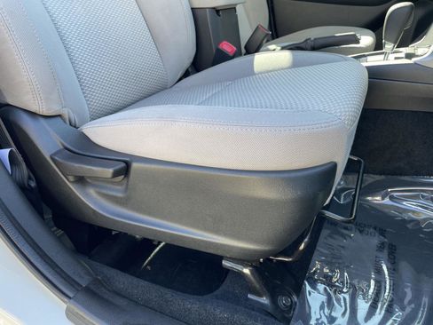 Used 2018 Subaru Forester 2.5i Premium w/ All-Weather Package image 2