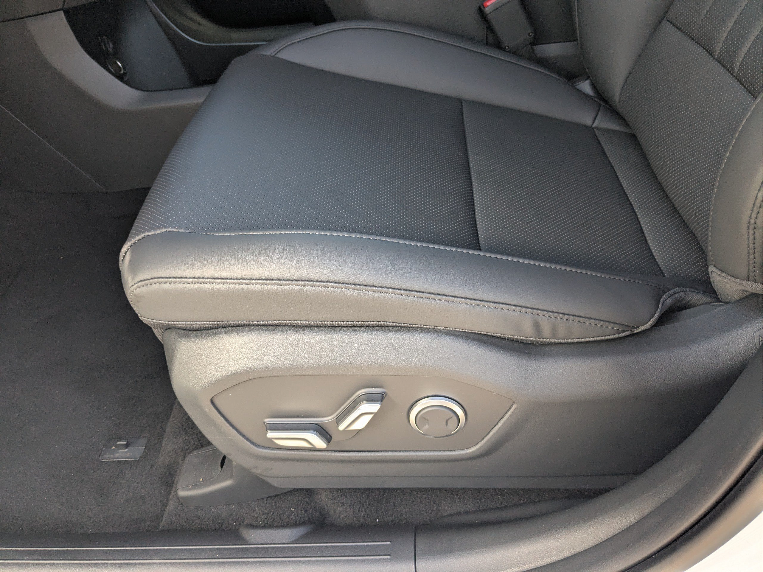 New 2027 Hyundai Santa Fe XRT AWD/4WD image 25