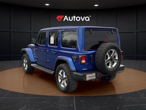 Used 2018 Jeep Wrangler Unlimited Sahara image 3