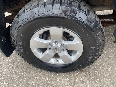 Used 2012 Nissan Frontier SV AWD/4WD image 29
