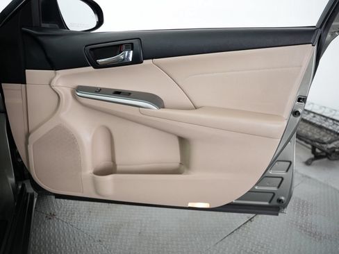 Used 2013 Toyota Camry XLE w/ Leather Pkg FWD image 53
