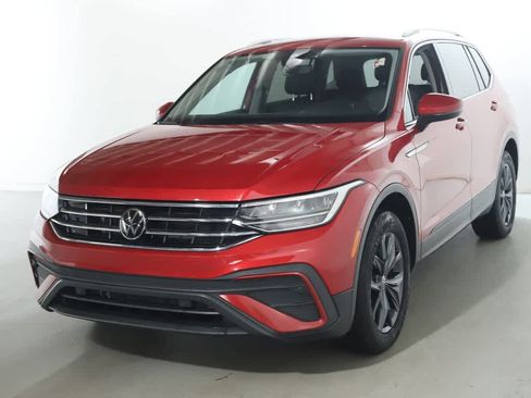 Certified 2023 Volkswagen Tiguan SE AWD/4WD image 3