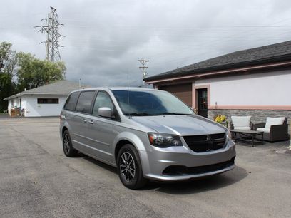 Used 2017 Dodge Grand Caravan SE