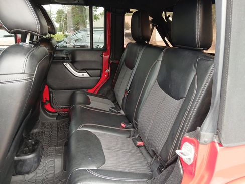 Used 2014 Jeep Wrangler Unlimited Sport image 11