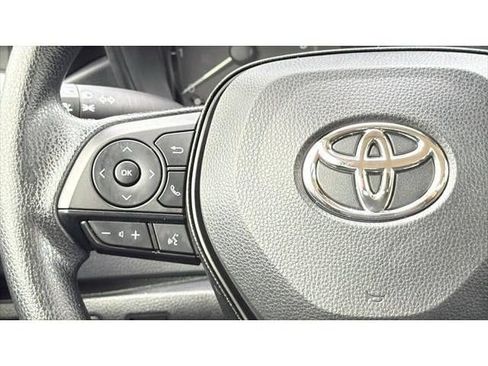 Certified 2025 Toyota Corolla LE FWD image 22