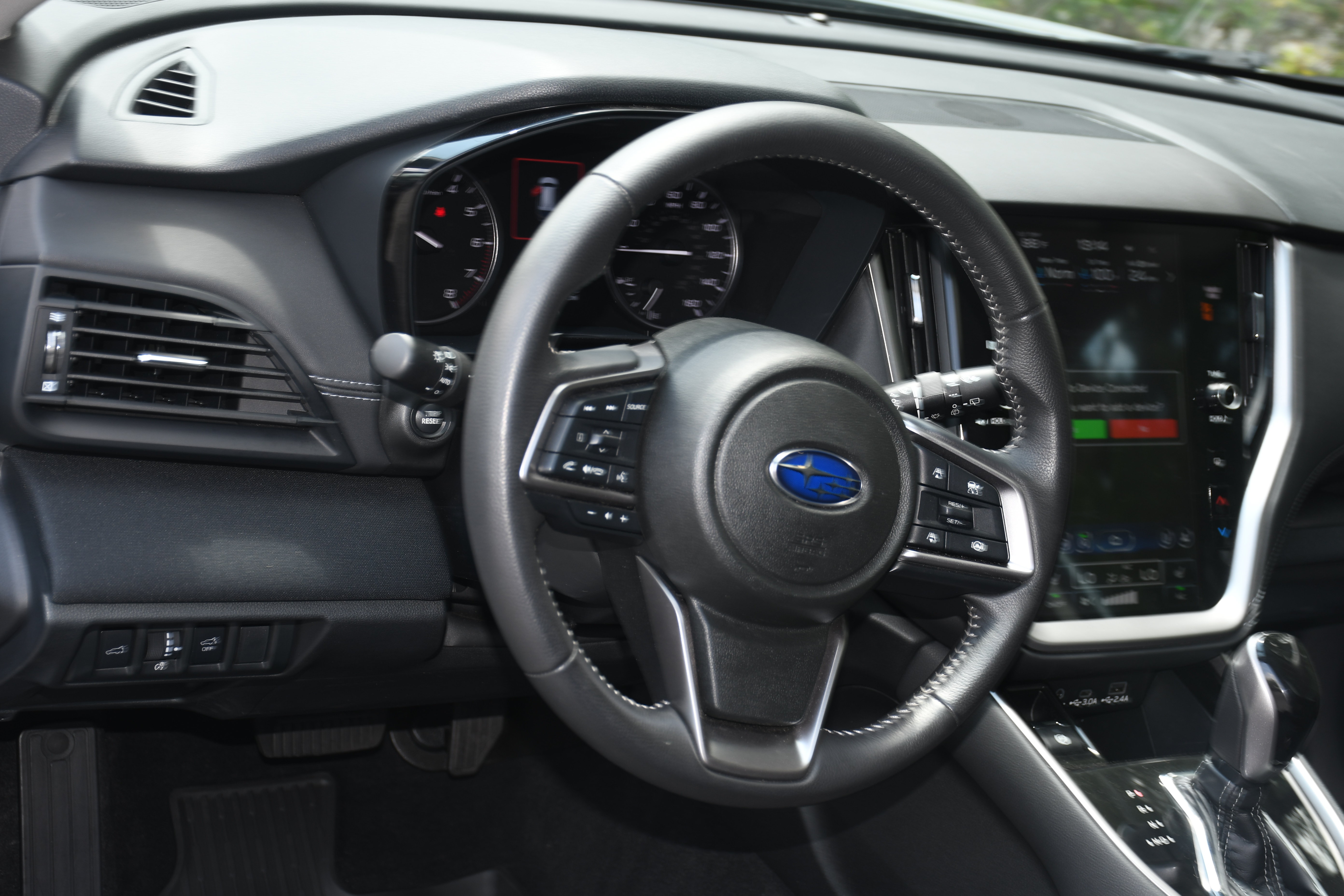 Used 2025 Subaru Outback Premium AWD/4WD image 9