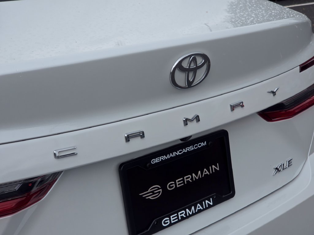 Used 2025 Toyota Camry XLE AWD/4WD image 18